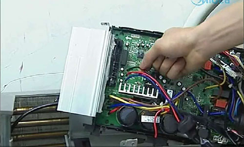 余姚美的空调电话是多少